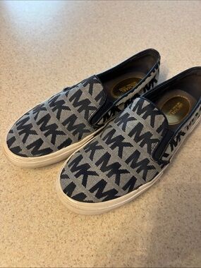 Michael Kors womens Navy MK Logo Slip-On Sneakers size 6